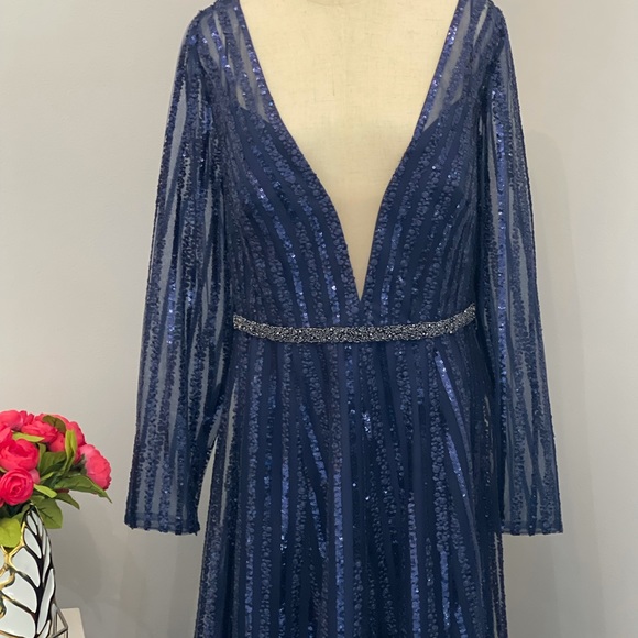Mac Duggal Sequins Stripe Plunge Neck Long Sleeve A Line Gown Midnight Color NWT - Picture 9 of 16